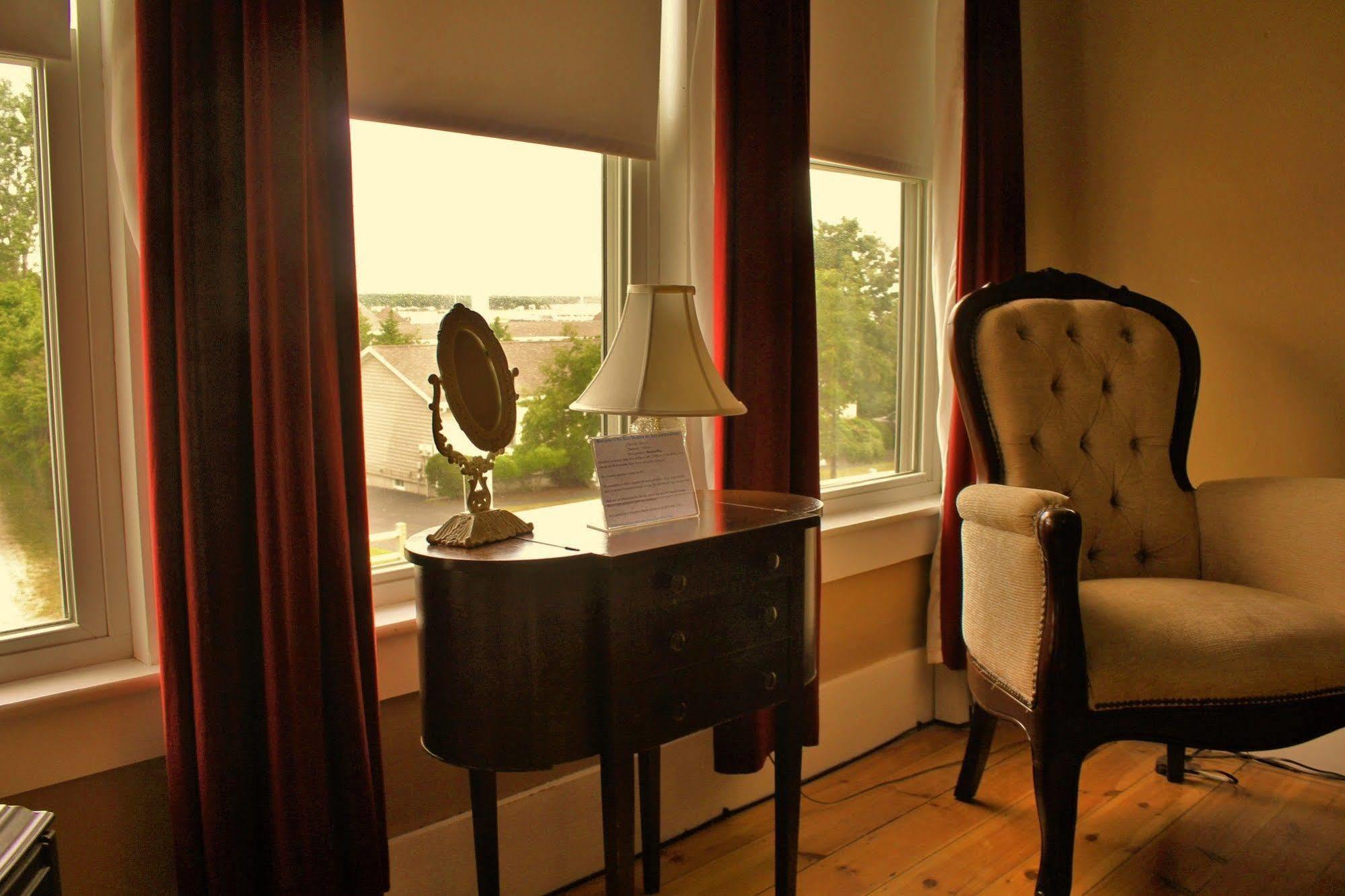 Blue Shutters Inn Carriage House Studios 오겅키트 외부 사진