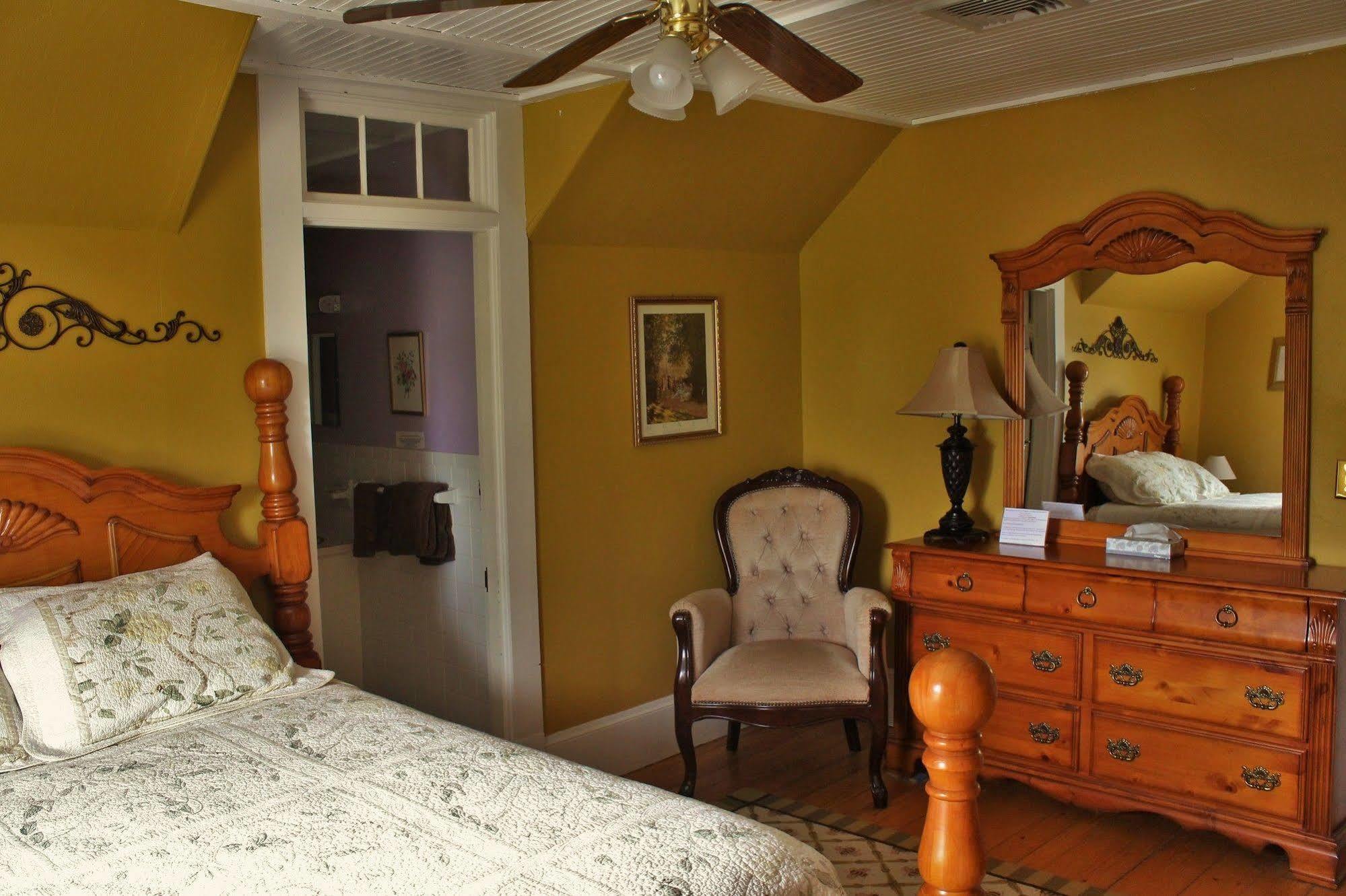 Blue Shutters Inn Carriage House Studios 오겅키트 외부 사진