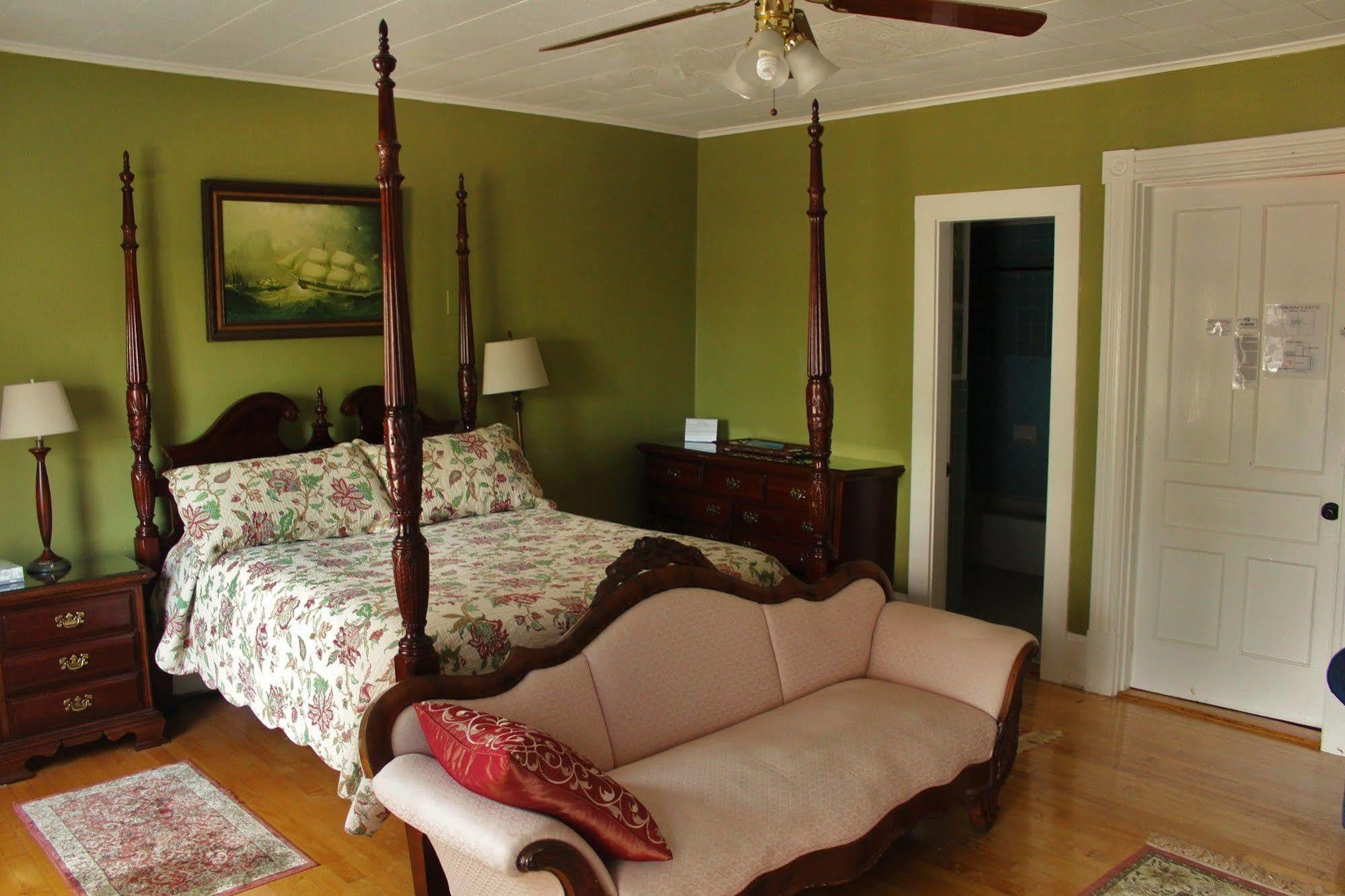 Blue Shutters Inn Carriage House Studios 오겅키트 외부 사진