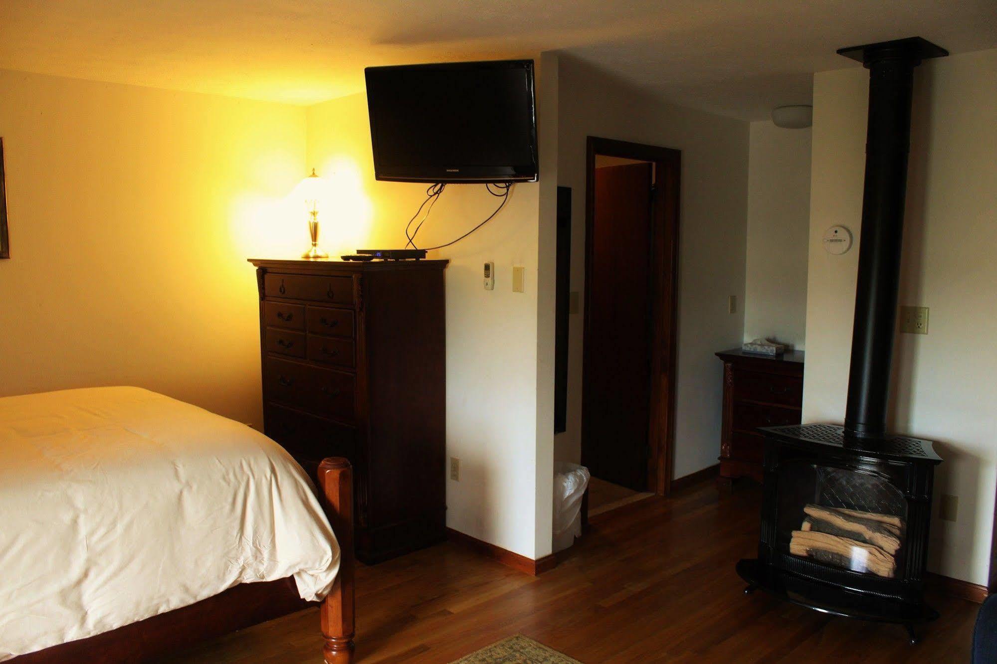 Blue Shutters Inn Carriage House Studios 오겅키트 외부 사진